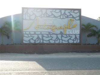 THE_AUTOGRAPH_CLUB